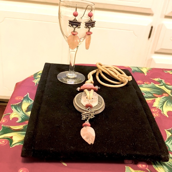 Rose quartz necklace with sterling silver French wire drop matching earring set - Picture 1 of 12